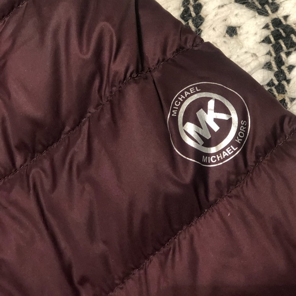MICHAEL KORS | Burgundy packable down coat w case - Picture 2 of 5